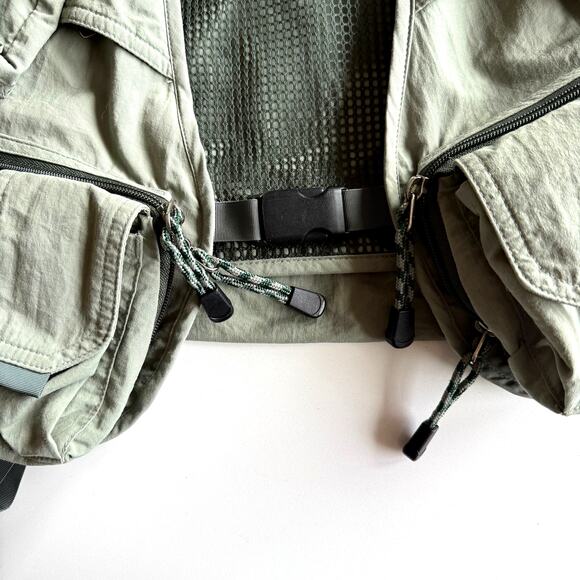 Simms VTG EUC Canada Made Guide Olive Nylon Mesh Vent Fly Fishing Vest XS / S - Picture 4 of 8